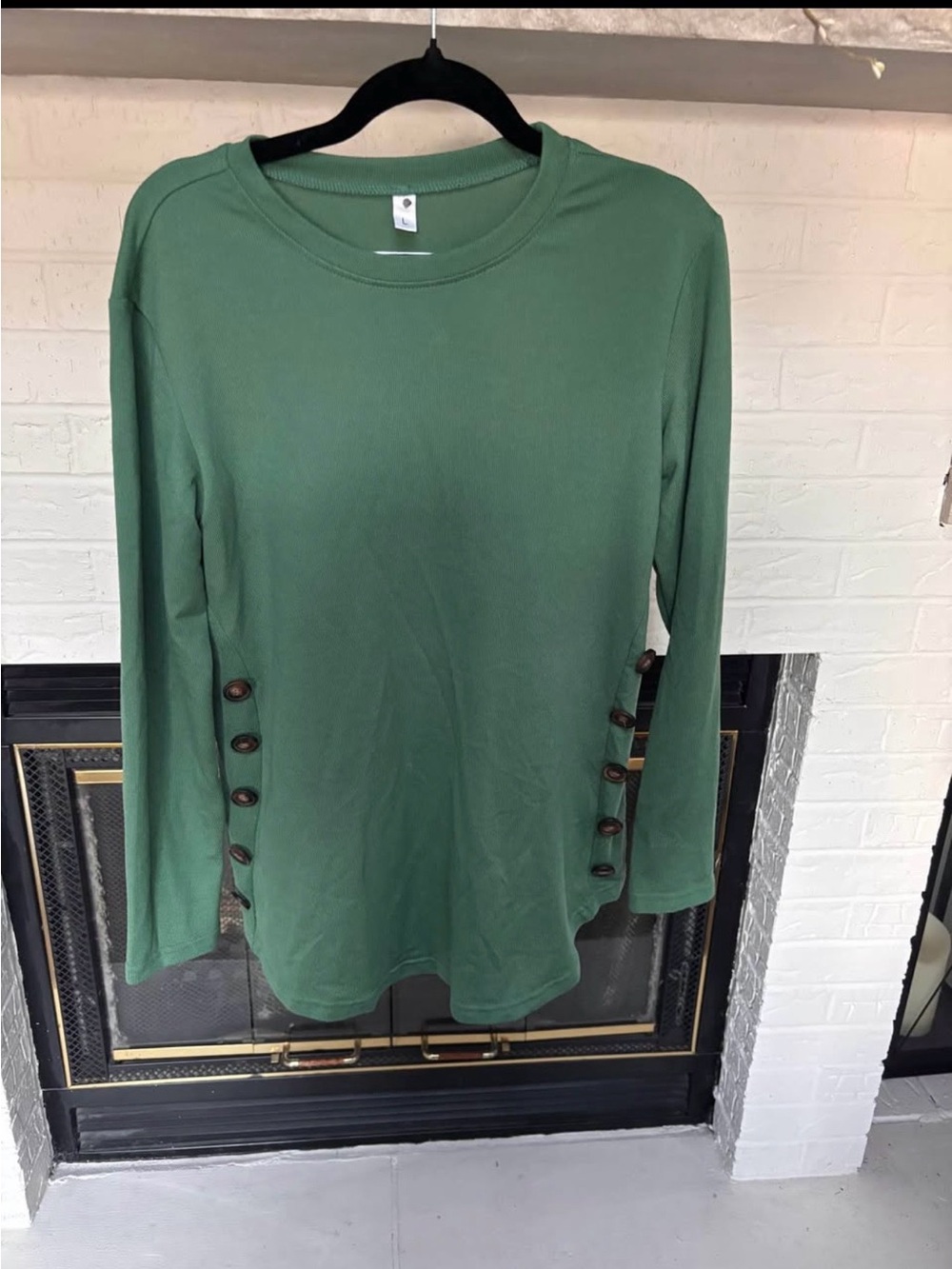 Green Long-Sleeve Side-Button Women's Top